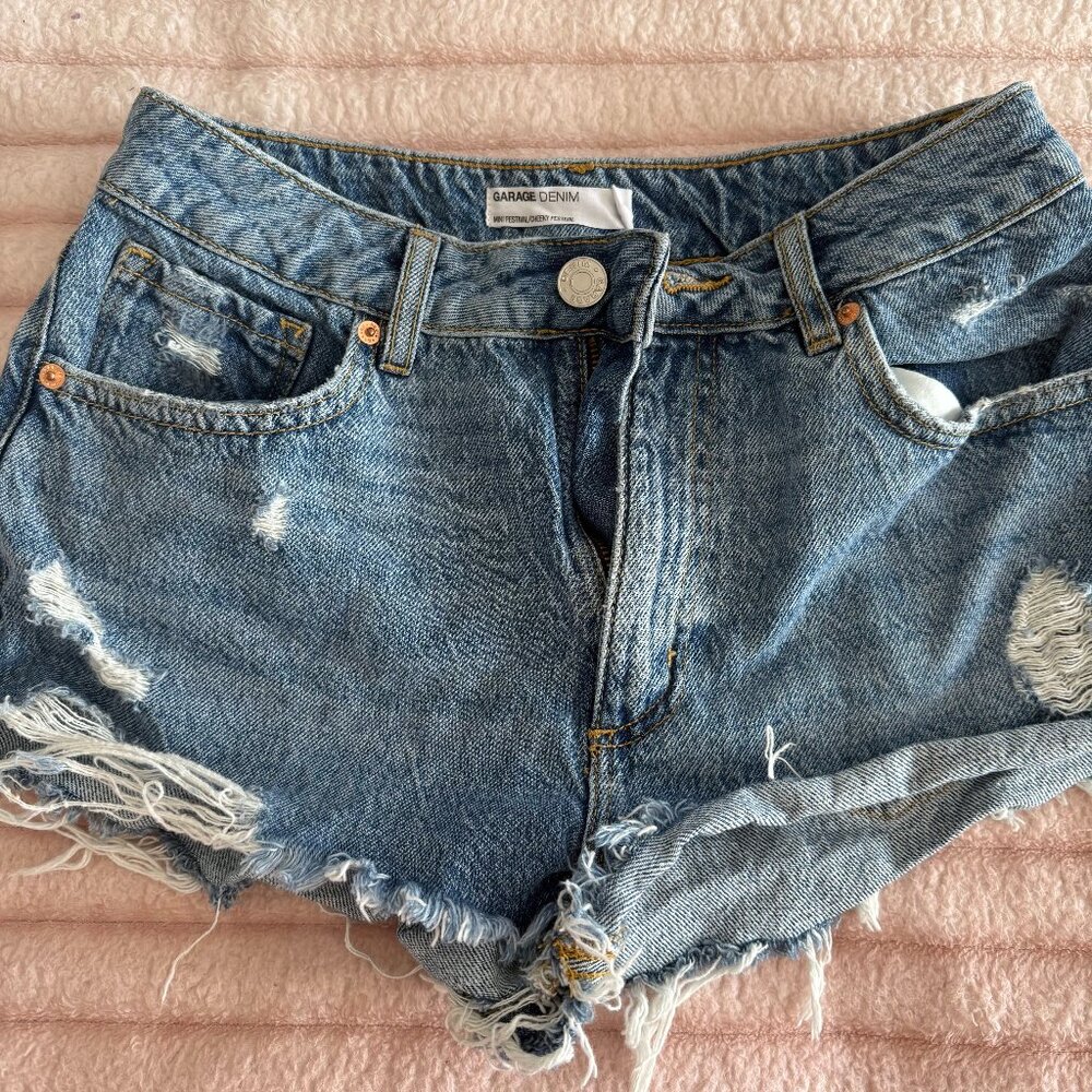 Garage Mini festival cheeky festival denim shorts size 3 (26)